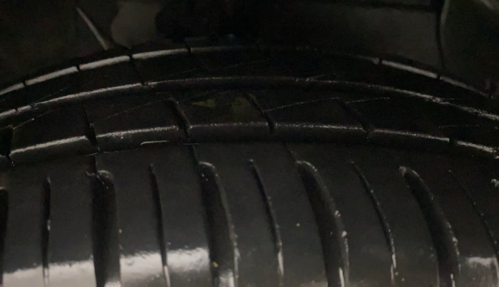 2023 Hyundai GRAND I10 NIOS MAGNA AMT 1.2 KAPPA VTVT, Petrol, Automatic, 7,137 km, Right Front Tyre Tread