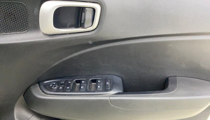 2021 Hyundai VENUE SX 1.0 TURBO, Petrol, Manual, 45,446 km, Driver Side Door Panels Control