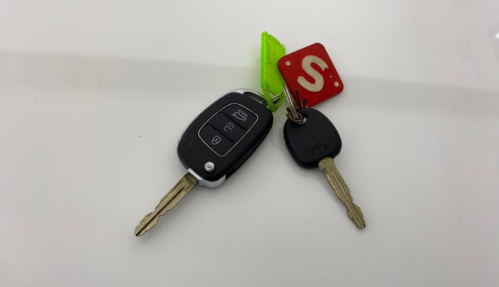 2021 Hyundai VENUE SX 1.0 TURBO, Petrol, Manual, 45,446 km, Key Close Up