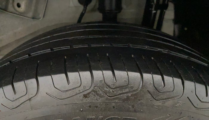 2024 Tata NEXON FEARLESS SUNROOF DUAL TONE 1.2 PETROL, Petrol, Manual, 28,669 km, Left Rear Tyre Tread