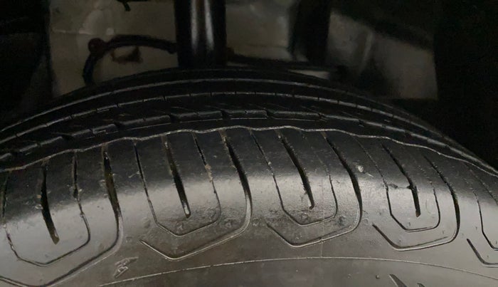 2024 Tata NEXON FEARLESS SUNROOF DUAL TONE 1.2 PETROL, Petrol, Manual, 28,669 km, Right Front Tyre Tread