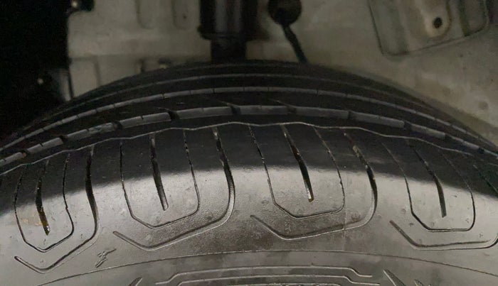 2024 Tata NEXON FEARLESS SUNROOF DUAL TONE 1.2 PETROL, Petrol, Manual, 28,669 km, Right Rear Tyre Tread