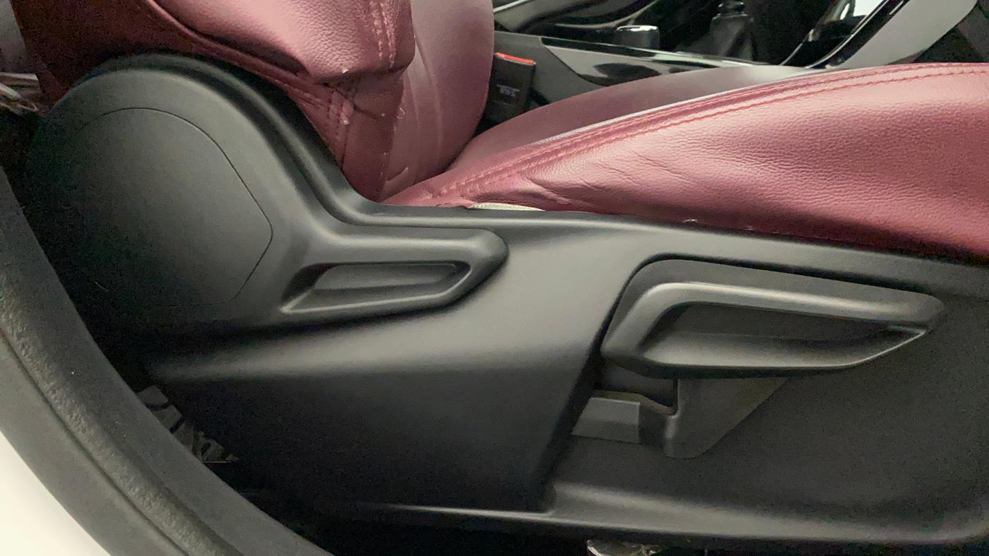 2024 Tata NEXON FEARLESS DUAL TONE 1.2 PETROL, Petrol, Manual, 28,661 km, Driver Side Adjustment Panel