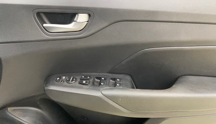 2021 Hyundai Verna SX (O) 1.0 TURBO DCT, Petrol, Automatic, 62,681 km, Driver Side Door Panels Control
