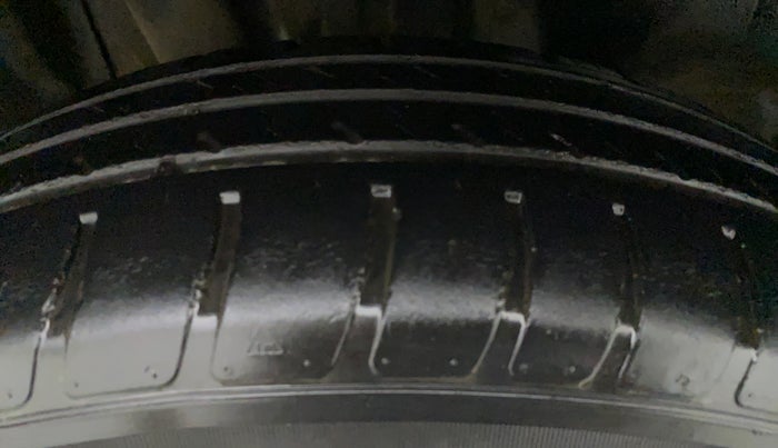 2020 Maruti Swift VXI, Petrol, Manual, 17,025 km, Right Front Tyre Tread
