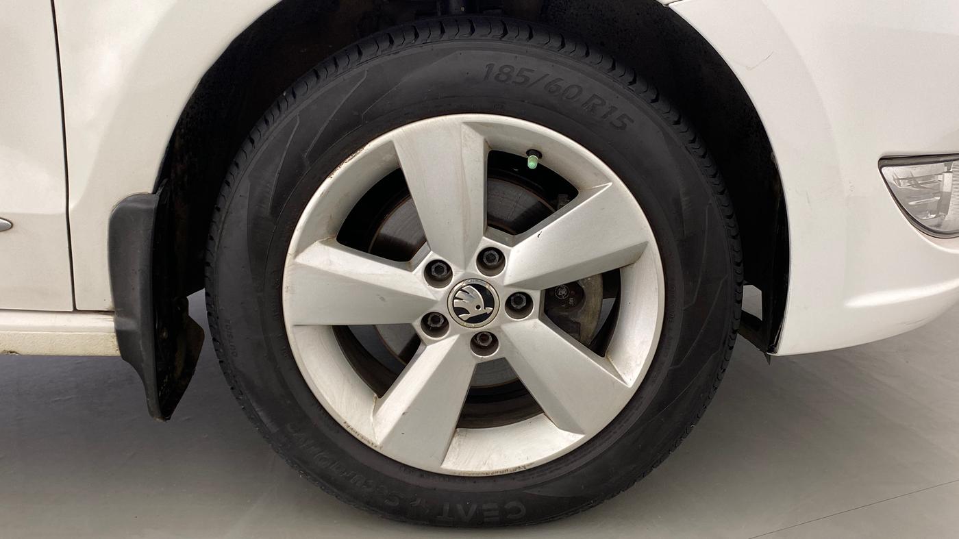 2016 Skoda Rapid 1.6 MPI MT STYLE PLUS, Petrol, Manual, 58,224 km, Right Front Wheel