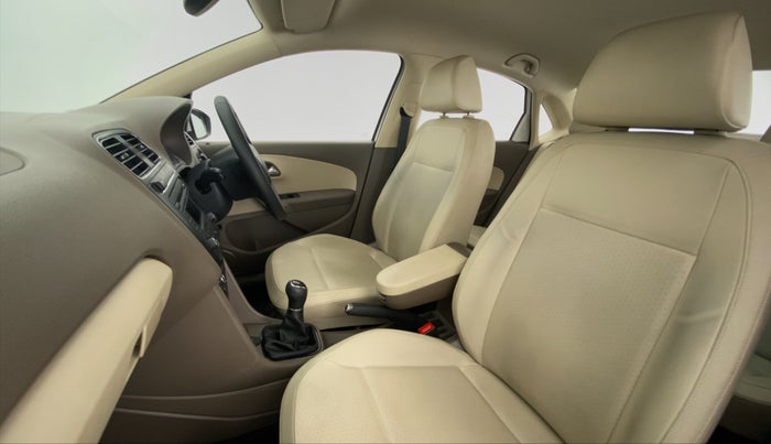 2016 Skoda Rapid 1.6 MPI MT STYLE PLUS, Petrol, Manual, 58,224 km, Right Side Front Door Cabin