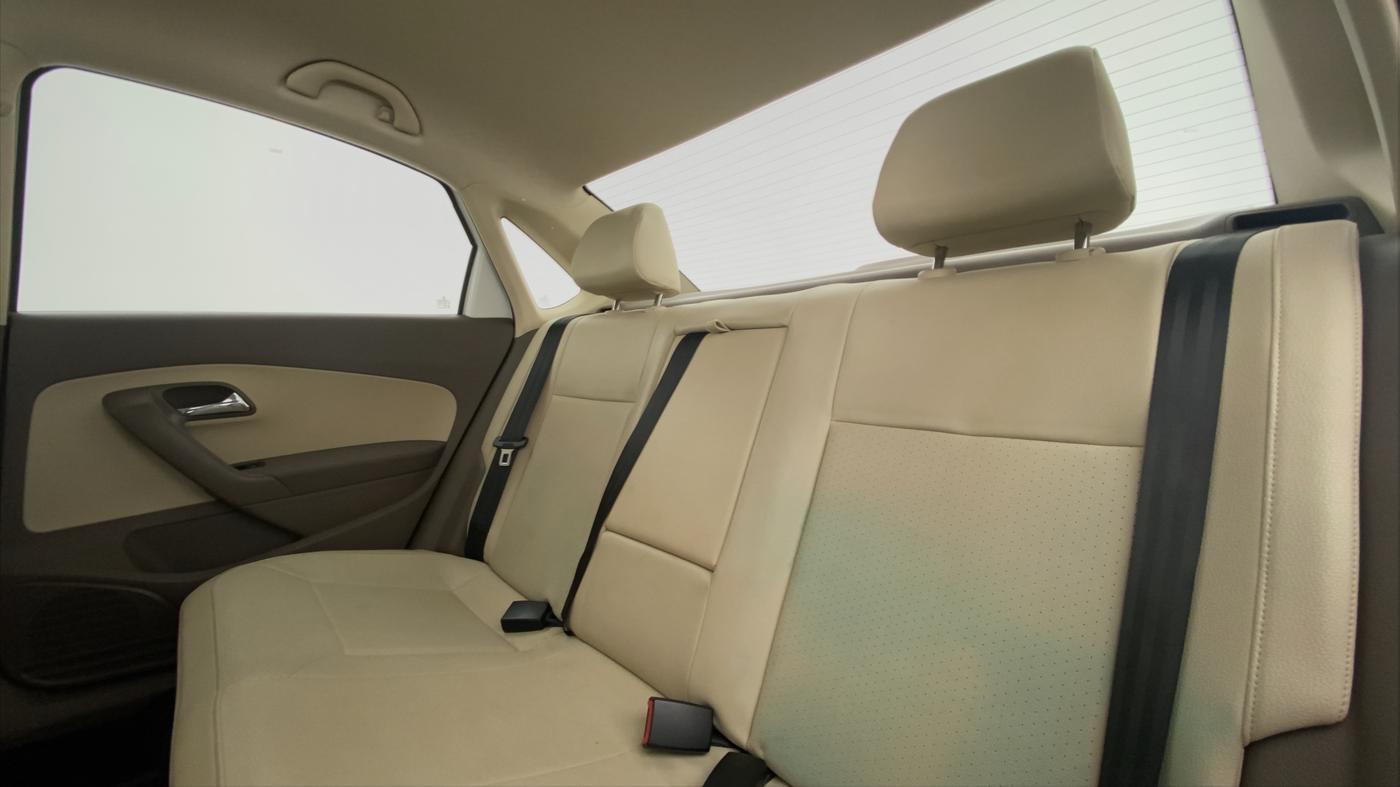 2016 Skoda Rapid 1.6 MPI MT STYLE PLUS, Petrol, Manual, 58,224 km, Right Side Rear Door Cabin