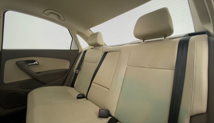 2016 Skoda Rapid 1.6 MPI MT STYLE PLUS, Petrol, Manual, 58,224 km, Right Side Rear Door Cabin
