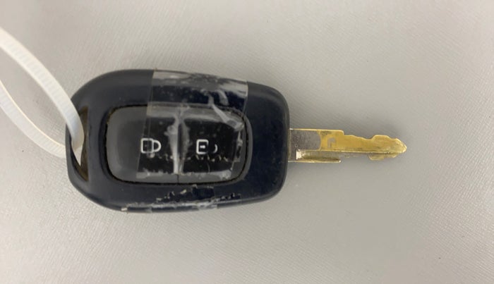 2020 Renault Kwid NEOTECH RXL 1.0 MT, Petrol, Manual, 41,516 km, Key Close Up