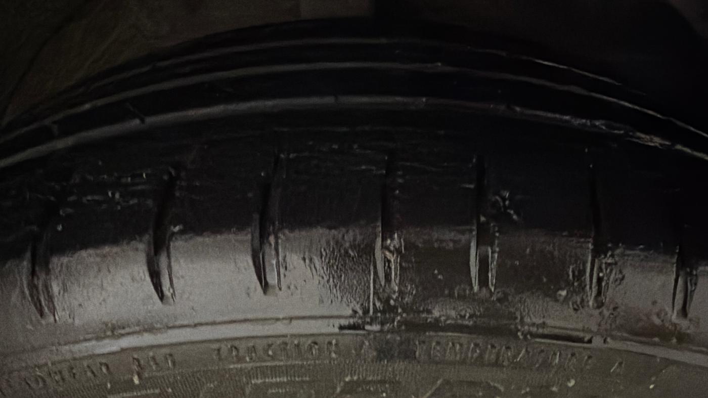 2022 MG HECTOR PLUS SHARP 2.0 DIESEL TURBO MT 6-STR, Diesel, Manual, 45,115 km, Right Front Tyre Tread