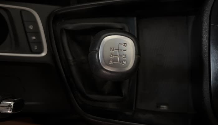 2022 MG HECTOR PLUS SHARP 2.0 DIESEL TURBO MT 6-STR, Diesel, Manual, 44,951 km, Gear Lever