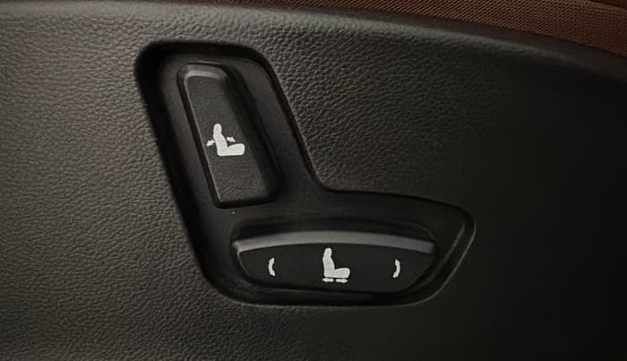 2022 MG HECTOR PLUS SHARP 2.0 DIESEL TURBO MT 6-STR, Diesel, Manual, 44,951 km, Driver Side Adjustment Panel