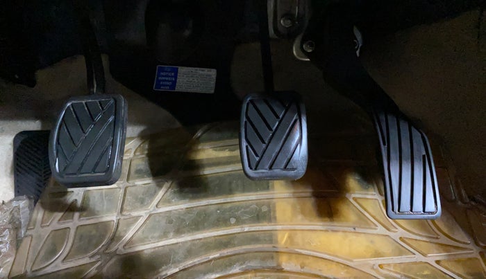 2018 Maruti Ciaz ALPHA 1.5 SHVS PETROL, Petrol, Manual, 41,792 km, Pedals