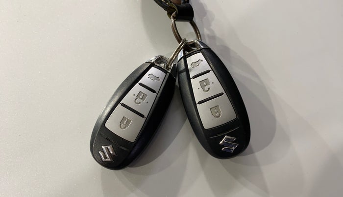 2018 Maruti Ciaz ALPHA 1.5 SHVS PETROL, Petrol, Manual, 41,792 km, Key Close Up