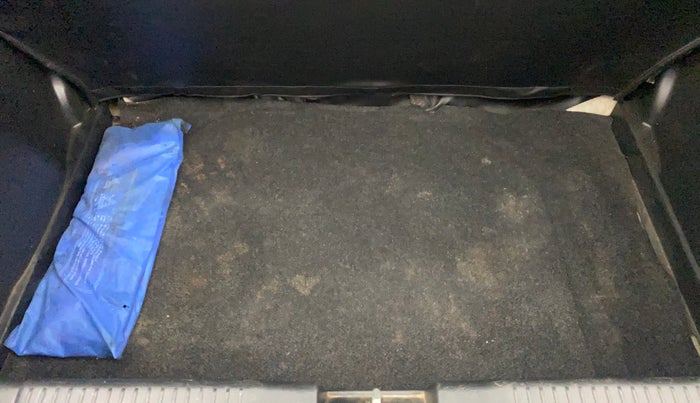 2019 Maruti Swift VXI, Petrol, Manual, 1,06,076 km, Boot Inside