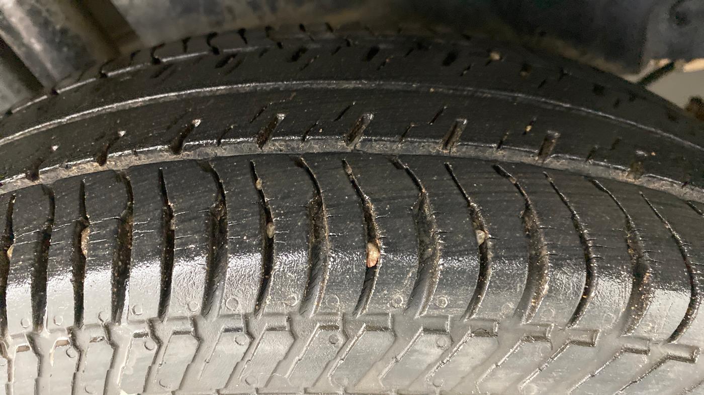 2014 Maruti Swift Dzire VXI, Petrol, Manual, 39,070 km, Right Rear Tyre Tread