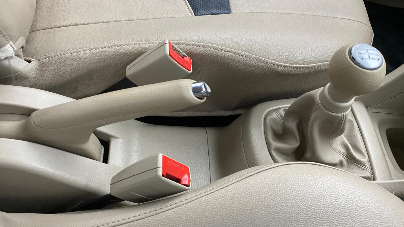 2014 Maruti Swift Dzire VXI, Petrol, Manual, 39,070 km, Gear Lever
