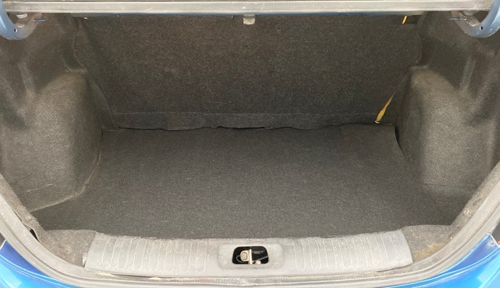 2014 Maruti Swift Dzire VXI, Petrol, Manual, 39,070 km, Boot Inside
