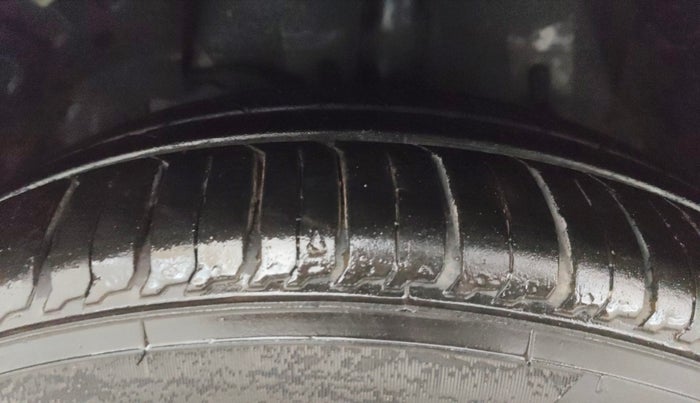 2015 Tata Zest XMS PETROL, Petrol, Manual, 38,215 km, Left Front Tyre Tread