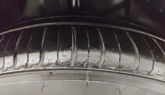 2015 Tata Zest XMS PETROL, Petrol, Manual, 38,215 km, Right Front Tyre Tread
