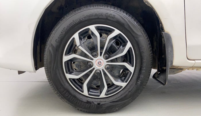 2011 Toyota Etios Liva G, Petrol, Manual, 28,822 km, Left Front Wheel