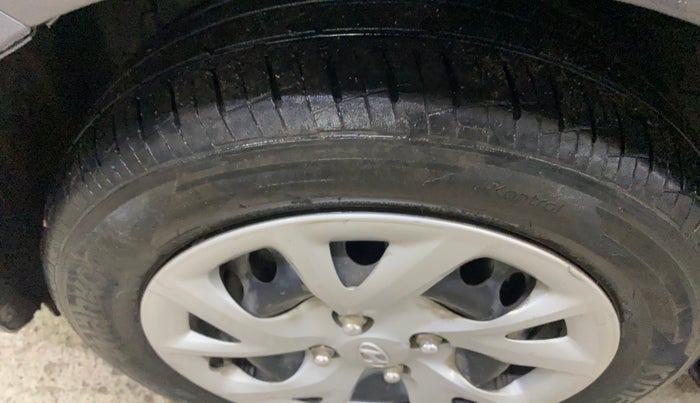 2018 Hyundai Grand i10 SPORTZ 1.2 KAPPA VTVT, Petrol, Manual, 28,992 km, Left Front Tyre Tread