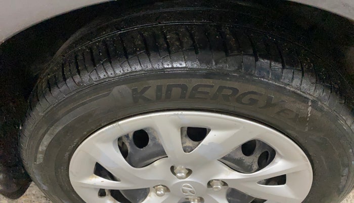 2018 Hyundai Grand i10 SPORTZ 1.2 KAPPA VTVT, Petrol, Manual, 28,992 km, Right Front Tyre Tread