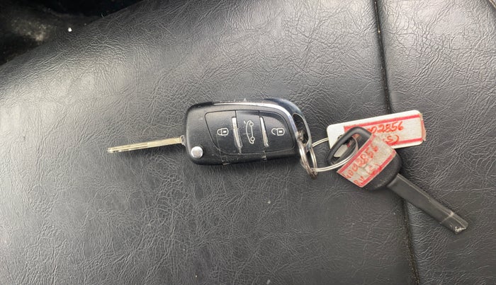 2017 Honda WR-V 1.2L I-VTEC VX MT, Petrol, Manual, 75,657 km, Key Close Up