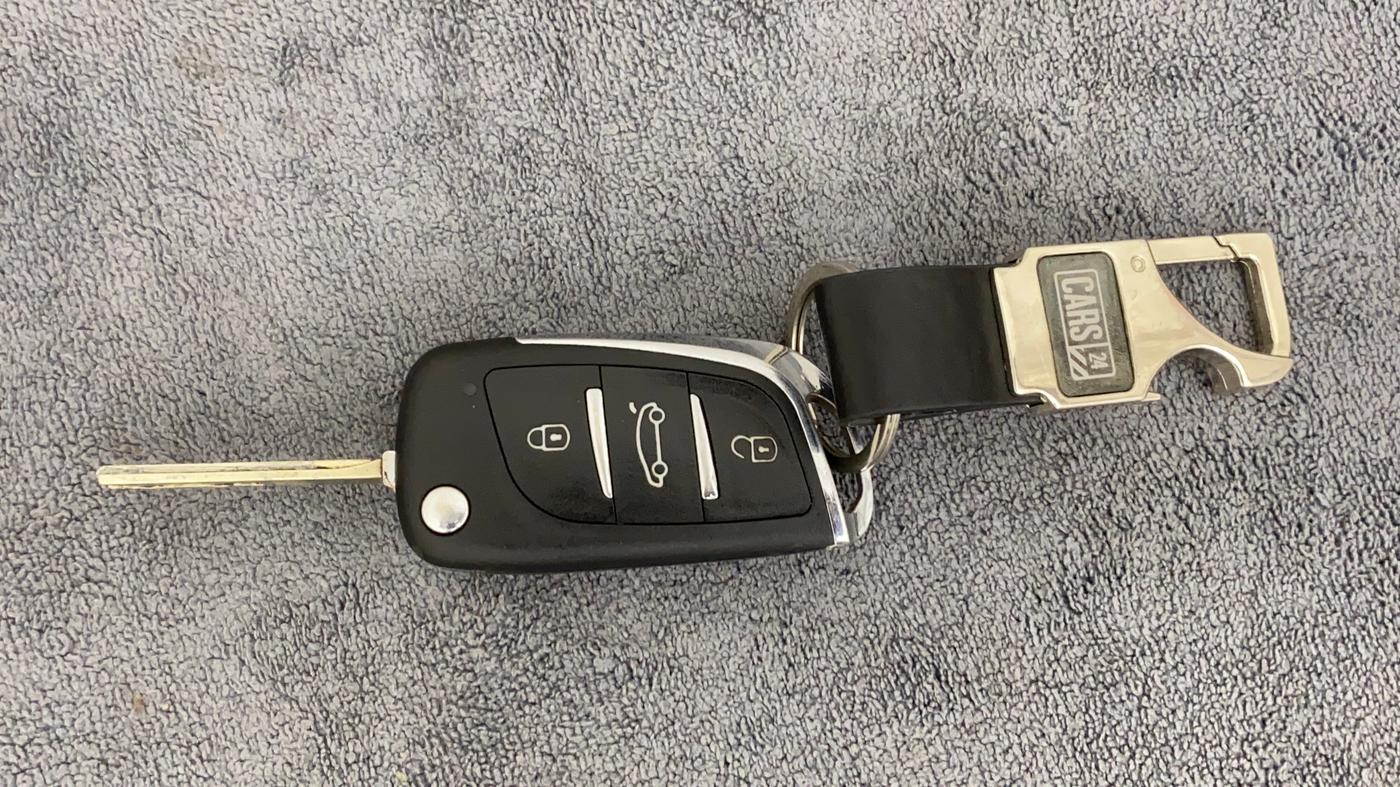 2022 Tata TIGOR XE PETROL, Petrol, Manual, 14,235 km, Key Close Up