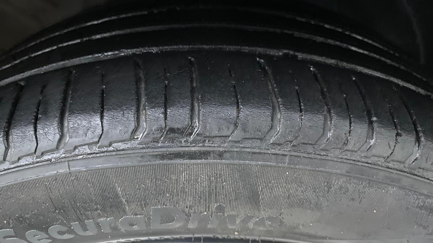 2019 Hyundai VENUE 1.0 TURBO GDI SX+ AT, Petrol, Automatic, 34,102 km, Right Front Tyre Tread