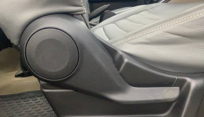 2025 Maruti New Wagon-R LXI 1.0, Petrol, Manual, 5,414 km, Driver Side Adjustment Panel