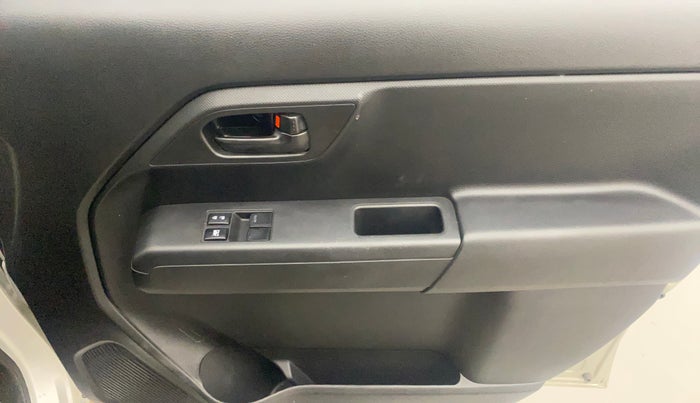 2025 Maruti New Wagon-R LXI 1.0, Petrol, Manual, 5,414 km, Driver Side Door Panels Control