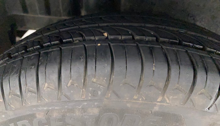 2017 Maruti Swift VXI, Petrol, Manual, 59,068 km, Right Rear Tyre Tread