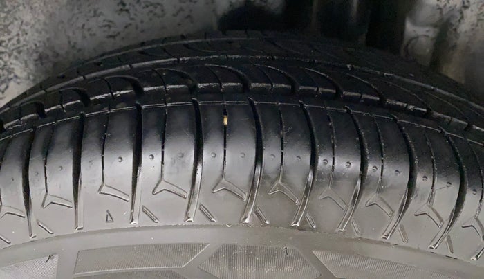 2017 Maruti Swift VXI, Petrol, Manual, 59,068 km, Left Rear Tyre Tread
