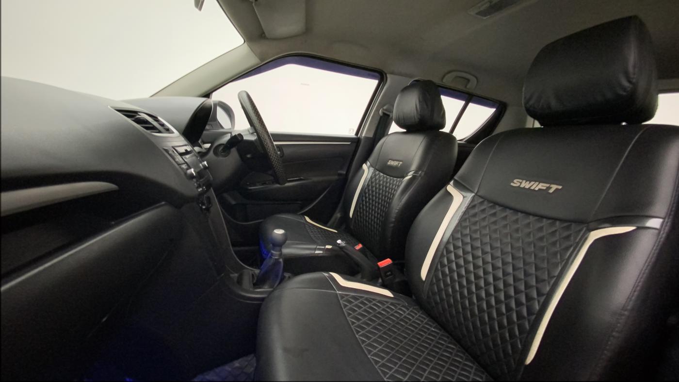 2017 Maruti Swift VXI, Petrol, Manual, 59,068 km, Right Side Front Door Cabin