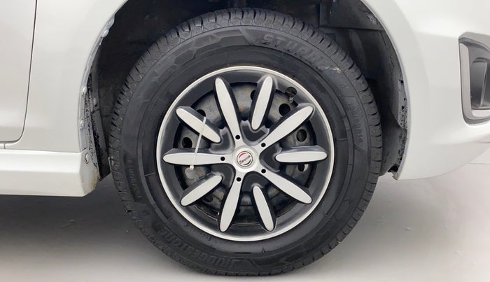 2017 Maruti Swift VXI, Petrol, Manual, 59,068 km, Right Front Wheel