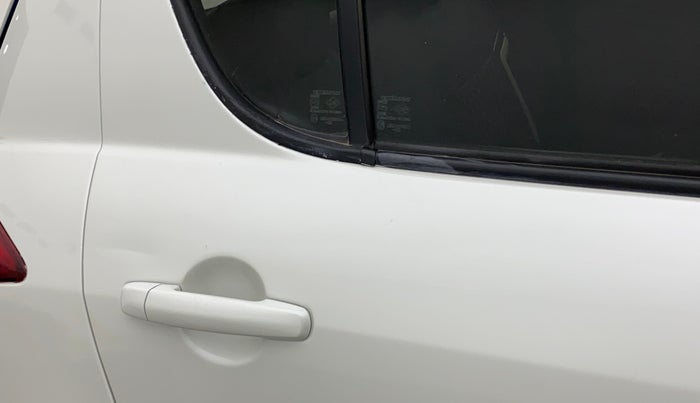 2017 Maruti Swift VXI, Petrol, Manual, 59,068 km, Right rear door - Slightly dented