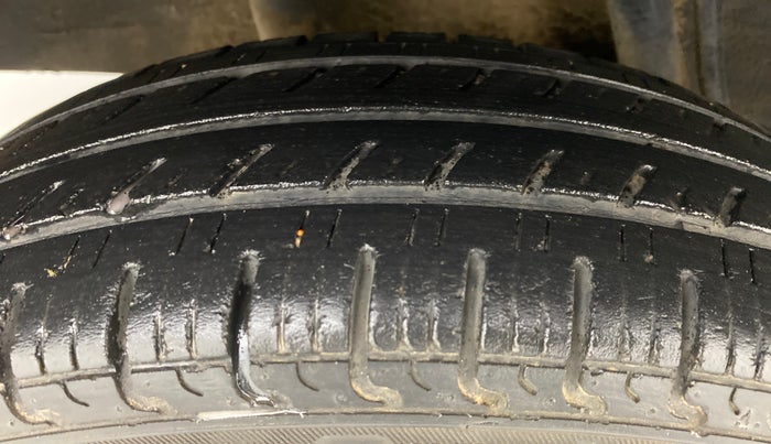 2017 Renault Kwid 1.0 RXL AT, Petrol, Automatic, 44,185 km, Right Rear Tyre Tread