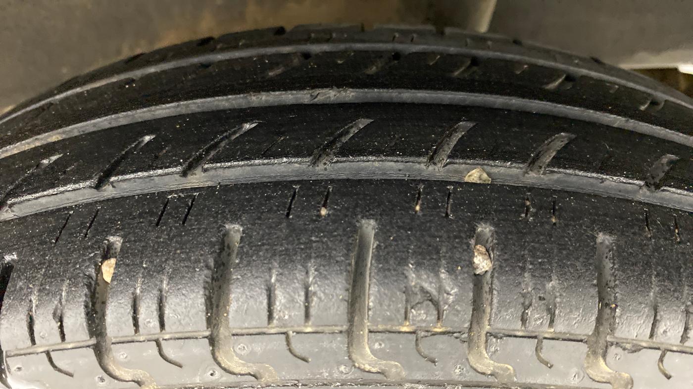 2017 Renault Kwid 1.0 RXL AT, Petrol, Automatic, 44,185 km, Left Rear Tyre Tread