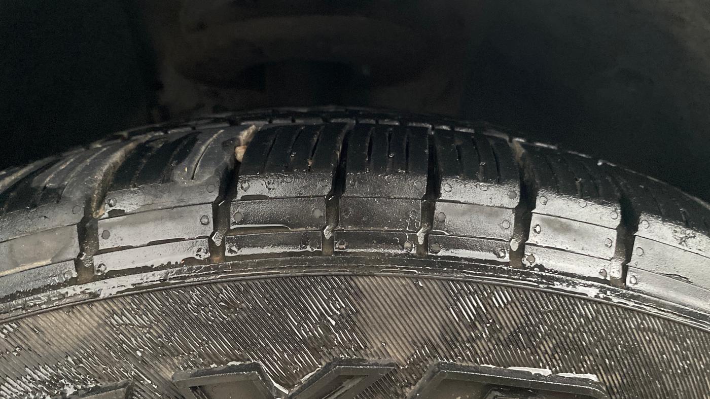 2021 Mahindra XUV500 W7, Diesel, Manual, 76,271 km, Right Front Tyre Tread