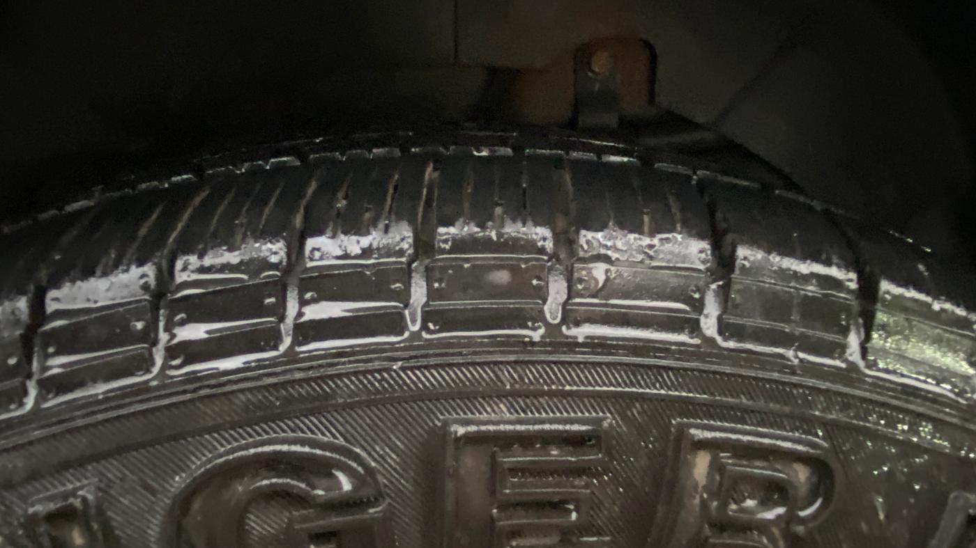 2021 Mahindra XUV500 W7, Diesel, Manual, 76,271 km, Left Rear Tyre Tread