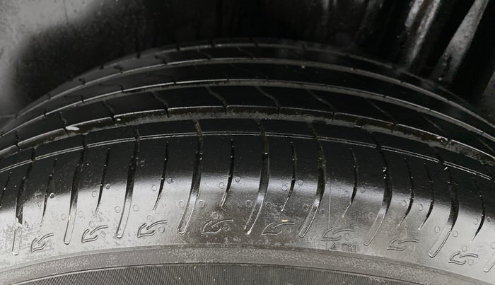 2022 Maruti BREZZA ZXI + AT SMART HYBRID, Petrol, Automatic, 5,962 km, Left Rear Tyre Tread