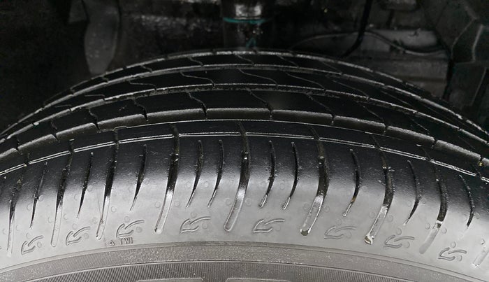 2022 Maruti BREZZA ZXI + AT SMART HYBRID, Petrol, Automatic, 5,962 km, Right Front Tyre Tread