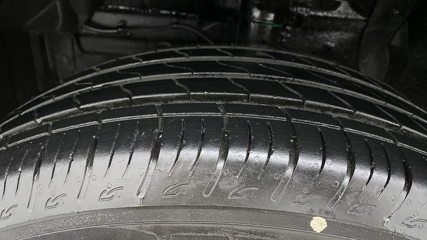 2022 Maruti BREZZA ZXI + AT SMART HYBRID, Petrol, Automatic, 5,962 km, Left Front Tyre Tread