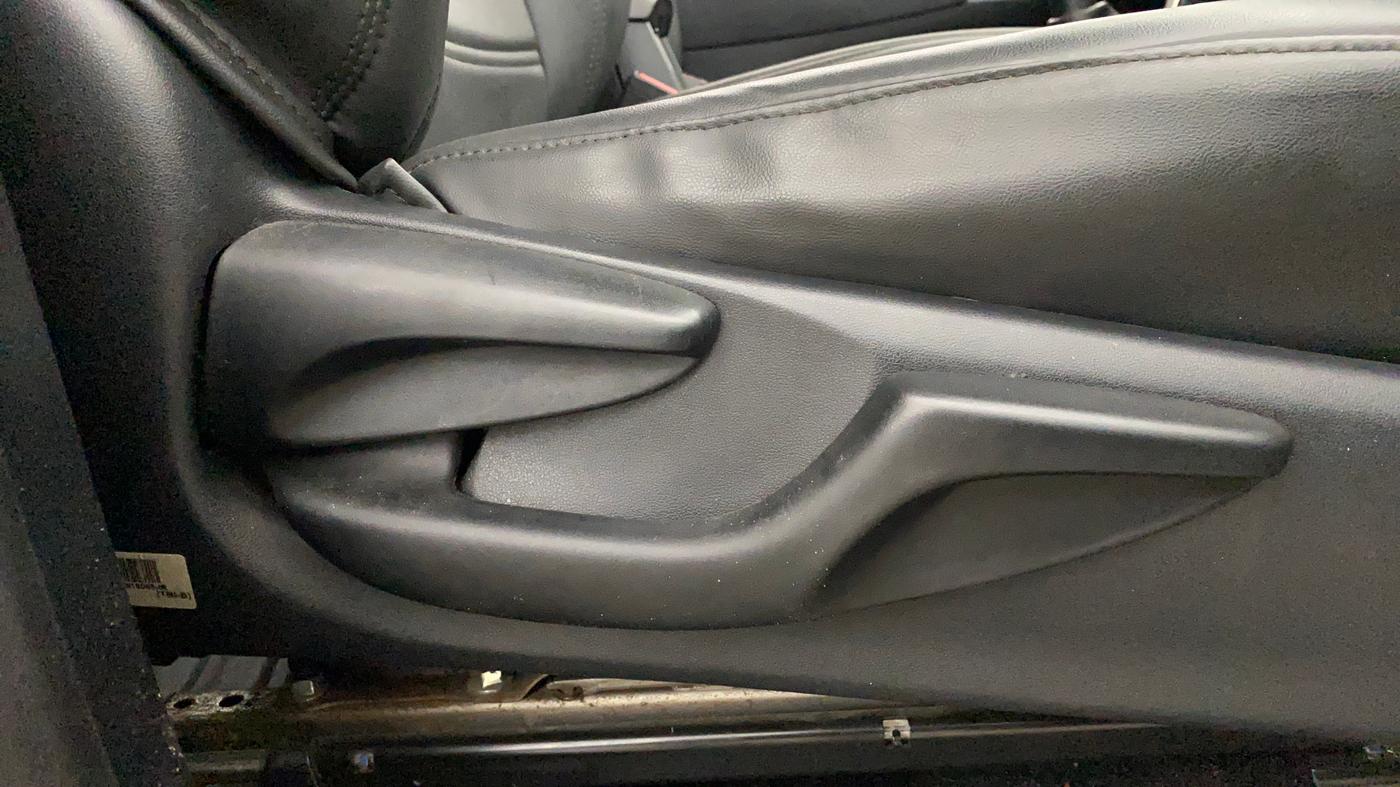 2018 Toyota Innova Crysta 2.7 GX 8 STR, Petrol, Manual, 67,217 km, Driver Side Adjustment Panel