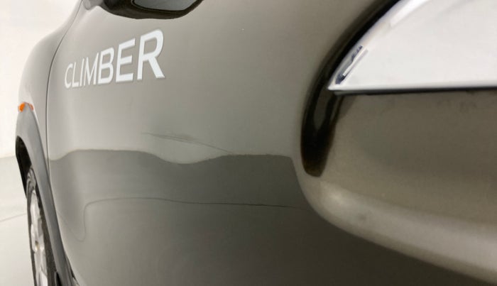 2018 Renault Kwid CLIMBER 1.0 AMT, Petrol, Automatic, 22,263 km, Front passenger door - Slightly dented