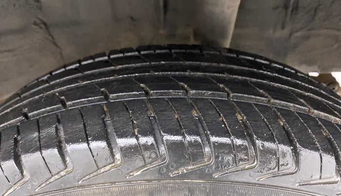 2018 Renault Kwid CLIMBER 1.0 AMT, Petrol, Automatic, 22,263 km, Left Rear Tyre Tread