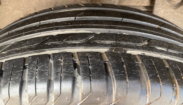 2017 Nissan Terrano XV D PREMIUM AMT, Diesel, Automatic, 91,104 km, Left Rear Tyre Tread