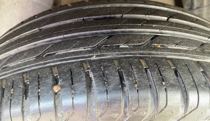 2017 Nissan Terrano XV D PREMIUM AMT, Diesel, Automatic, 91,104 km, Right Rear Tyre Tread